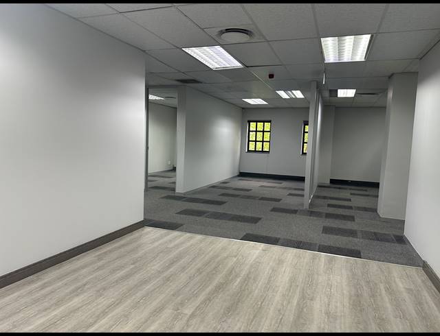 5,800M² OFFICE FOR SALE IN SUNNINGHILL
